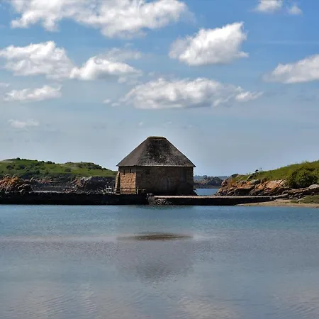 Hotel Logis Lucotel Lanvollon